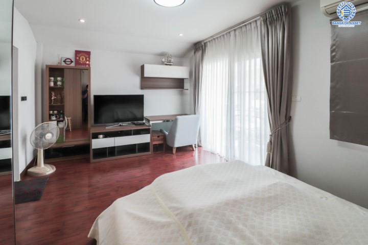 ทาวน์โฮมมือสอง3ชั้นแปลงมุม! ม.ศุภาลัยวิลล์ เพชรเกษม48 เนื้อที่เยอะถึง 31.60 ตร.ว. ฟังก์ชันจัดเต็ม 3 ห้องนอน 3 ห้องน้ำ  บิ้วท์อินห้องครัว บ้านสวยพร้อมเข้าอยู่ สภาพดีมาก บนทำเลศักยภาพ เชื่อมต่อถนนหลายเส้นทาง เดินทางสะดวก ใกล้รถไฟฟ้า "สถานีเพชรเกษม48"